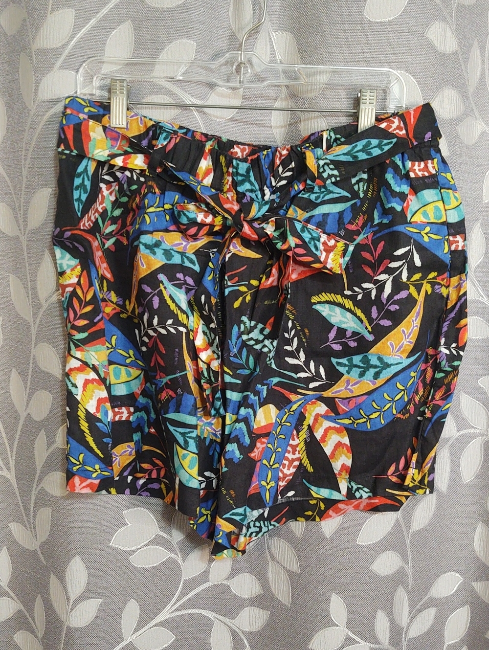 Johnny Was Black Linen High-Waist Tropical Tie-Front Shorts size L